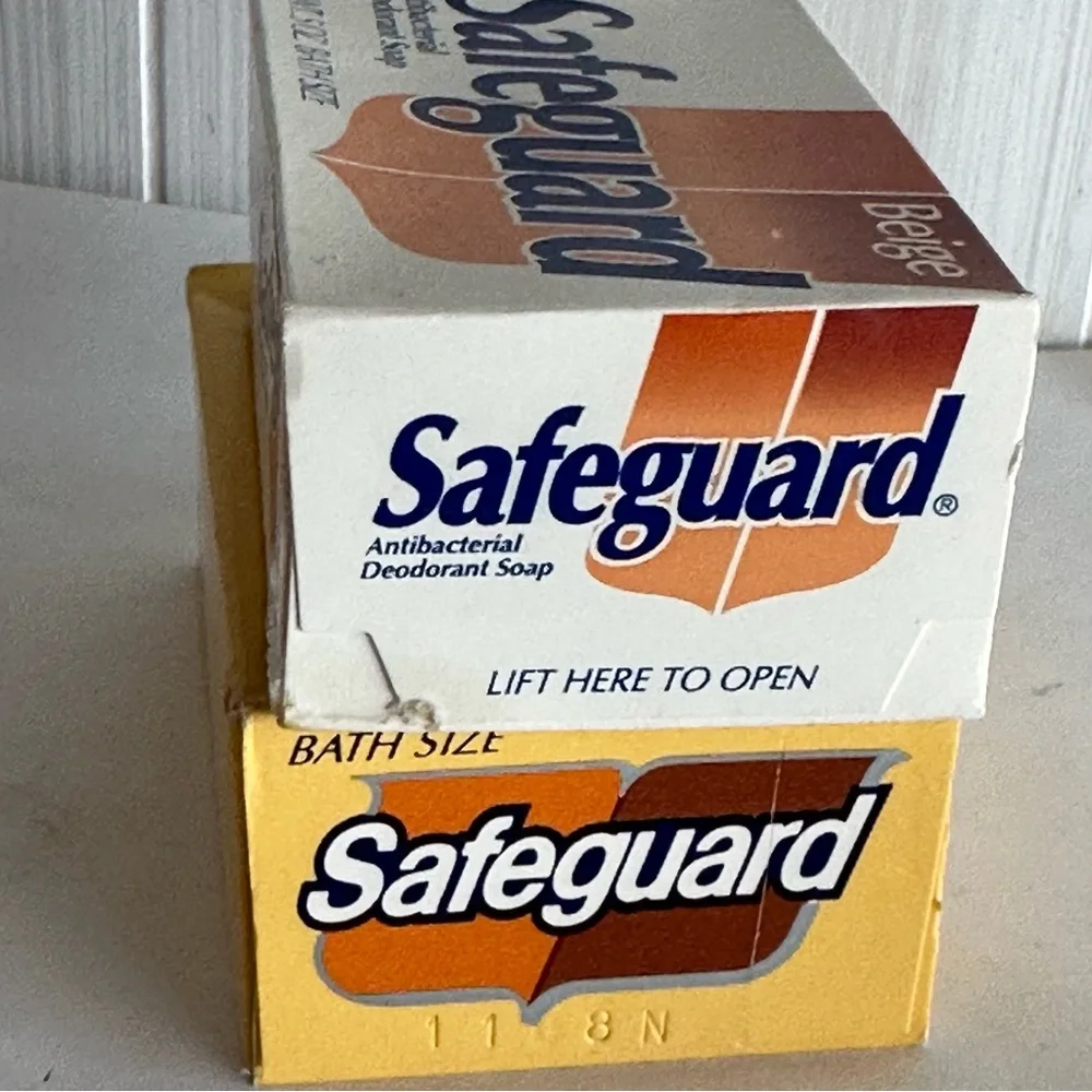 Set of 2 Vintage Safeguard beige deodorant bar soap 1991‎ 1987